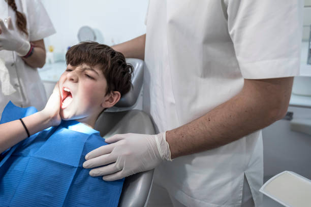 Best Dentist for Tooth Abscess  in Mojave, CA